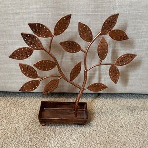Brown/Bronze Metal Leaf Earring Holder